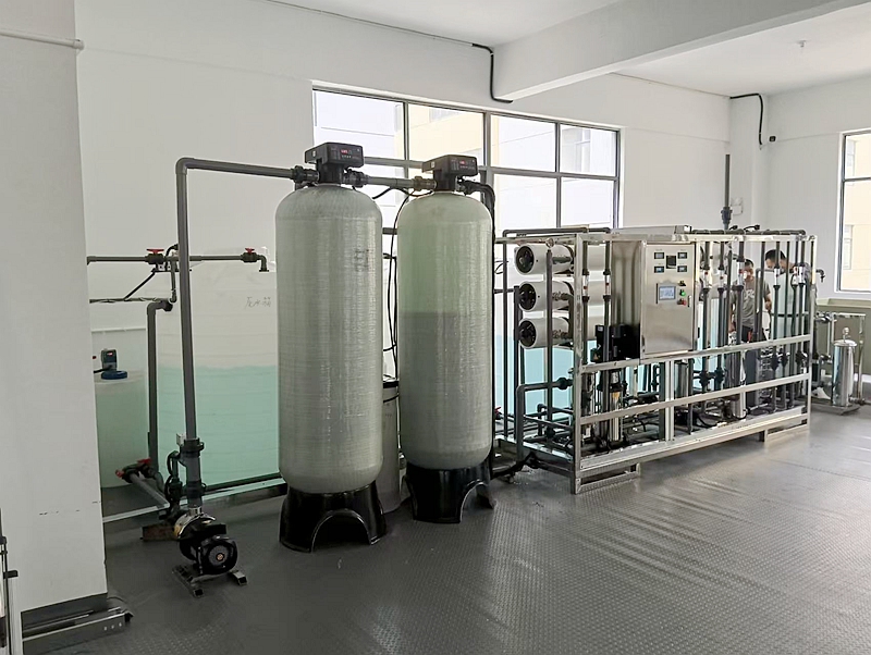 麗水客戶定制2噸超純水設備，安裝調試完成移交客戶使用。(圖2)